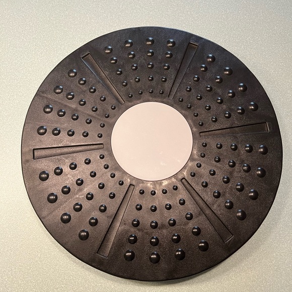 Workout Equipment Bundle: plank board, balancing disc and 26” fitness ball - Picture 5 of 11